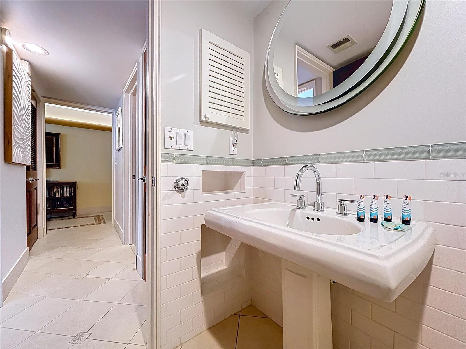 Image 50 of 70 For 7480 Bayshore Drive 401