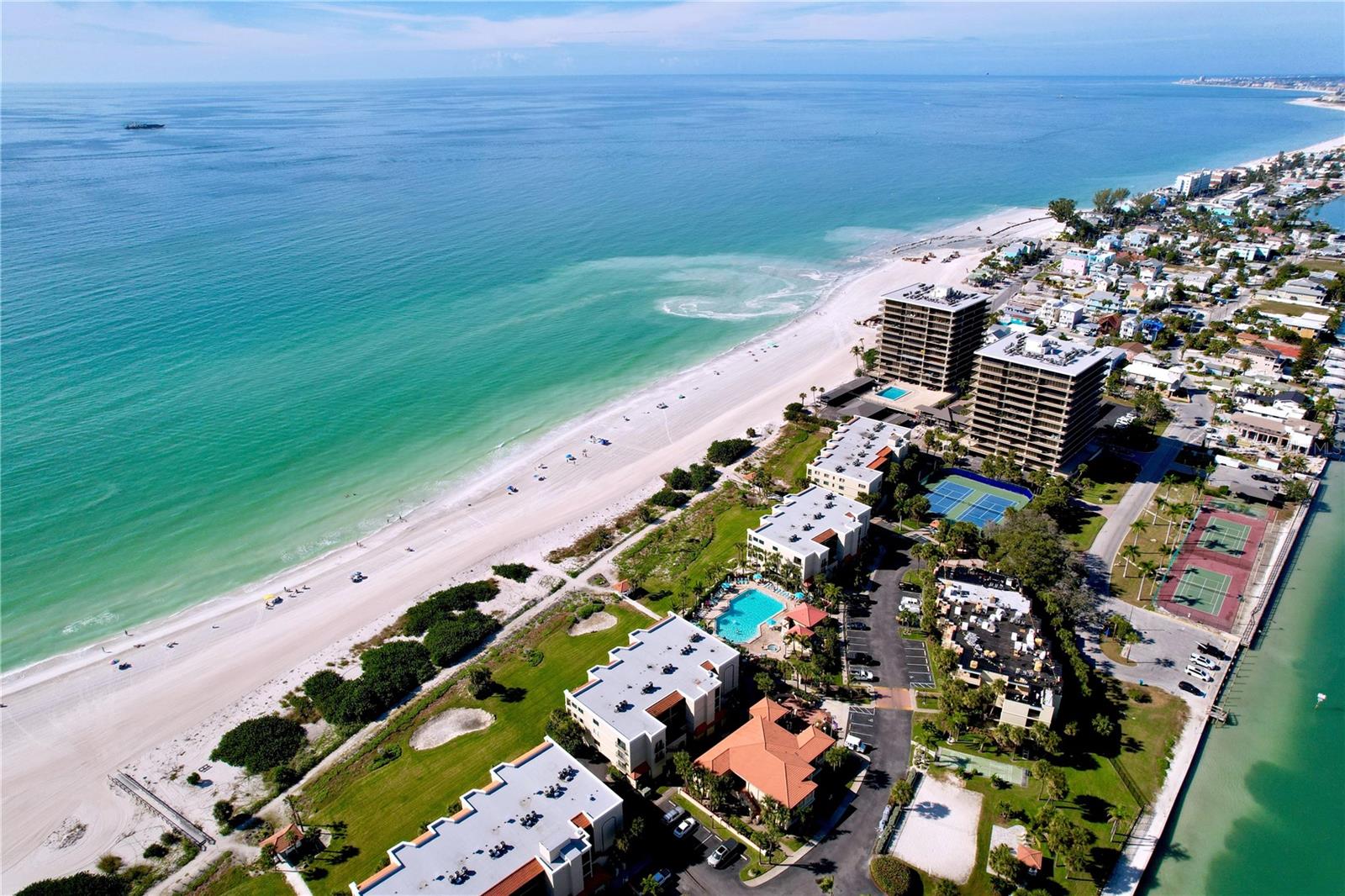 Image 61 of 70 For 7480 Bayshore Drive 401