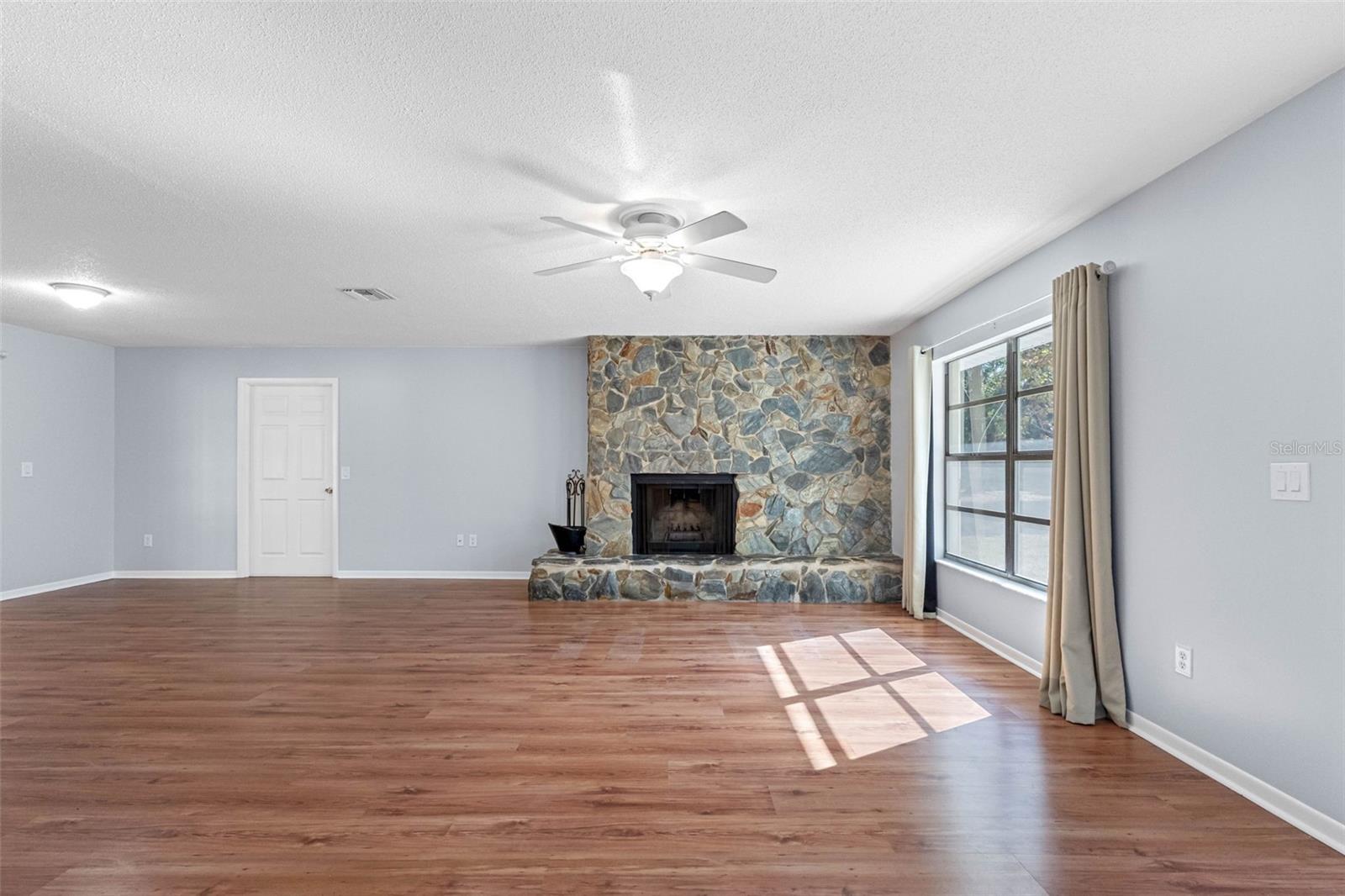 Image 12 of 61 For 33237 Chancey Road