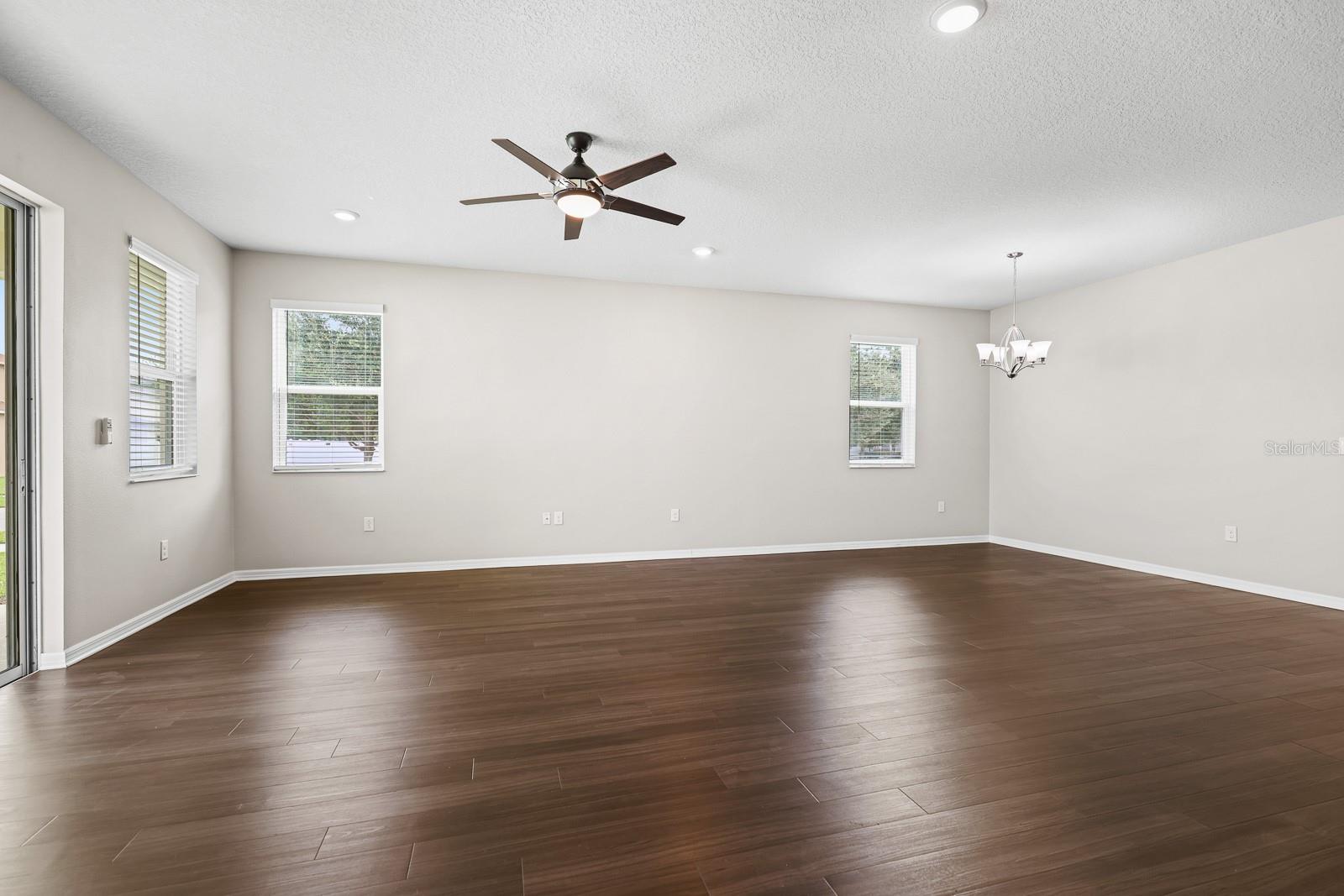 Image 12 of 27 For 10628 Massimo Drive