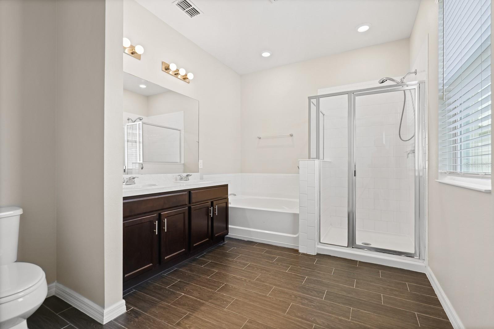 Image 16 of 27 For 10628 Massimo Drive