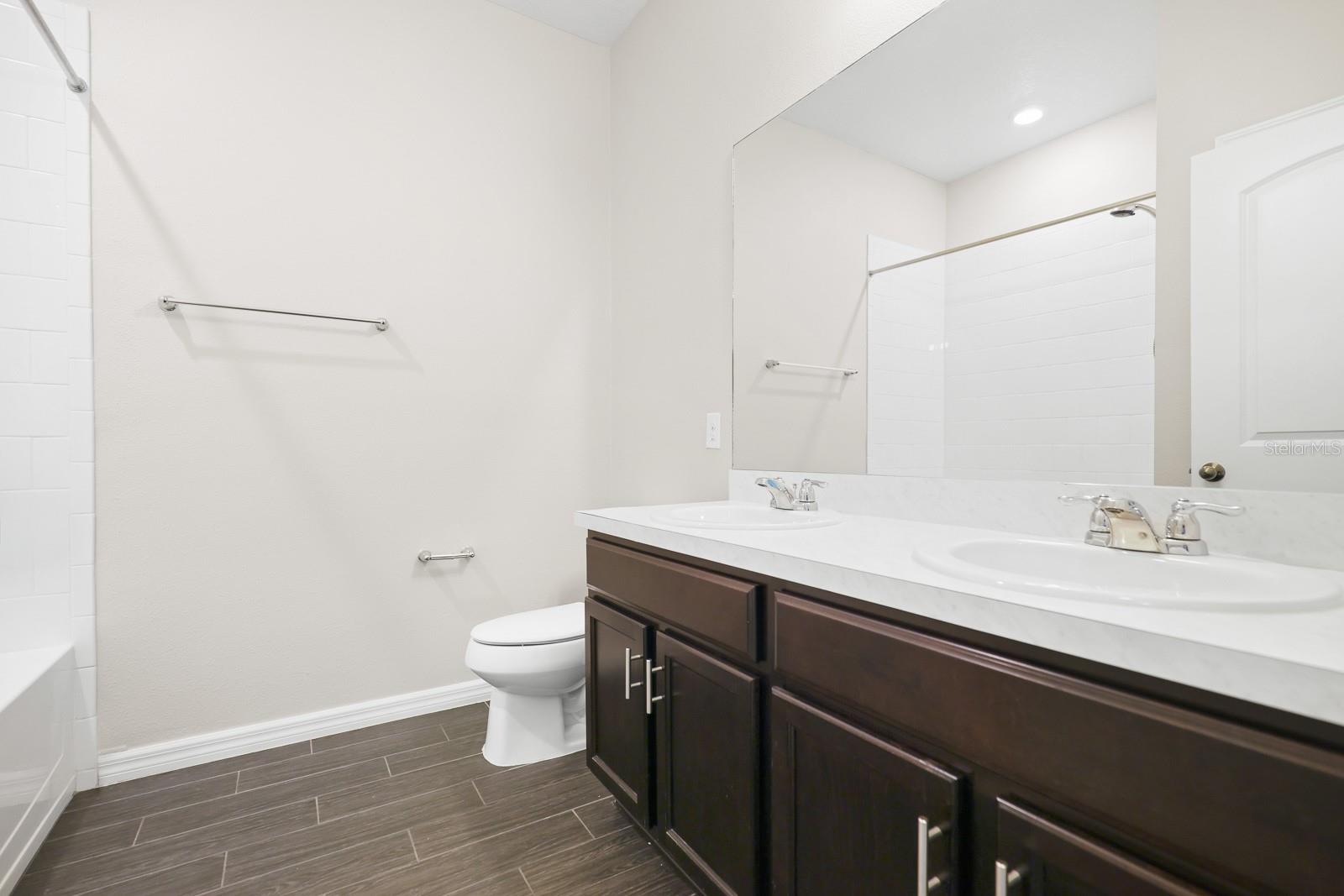 Image 20 of 27 For 10628 Massimo Drive