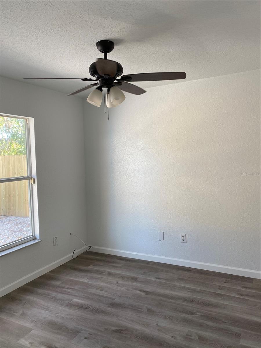 Image 11 of 20 For 1333 Melrose Avenue S