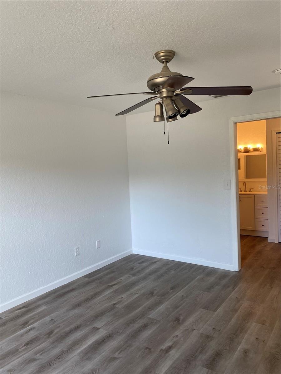 Image 12 of 20 For 1333 Melrose Avenue S