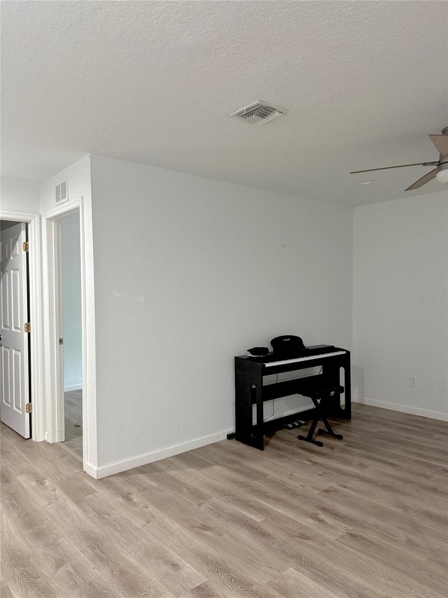 Image 17 of 20 For 1333 Melrose Avenue S