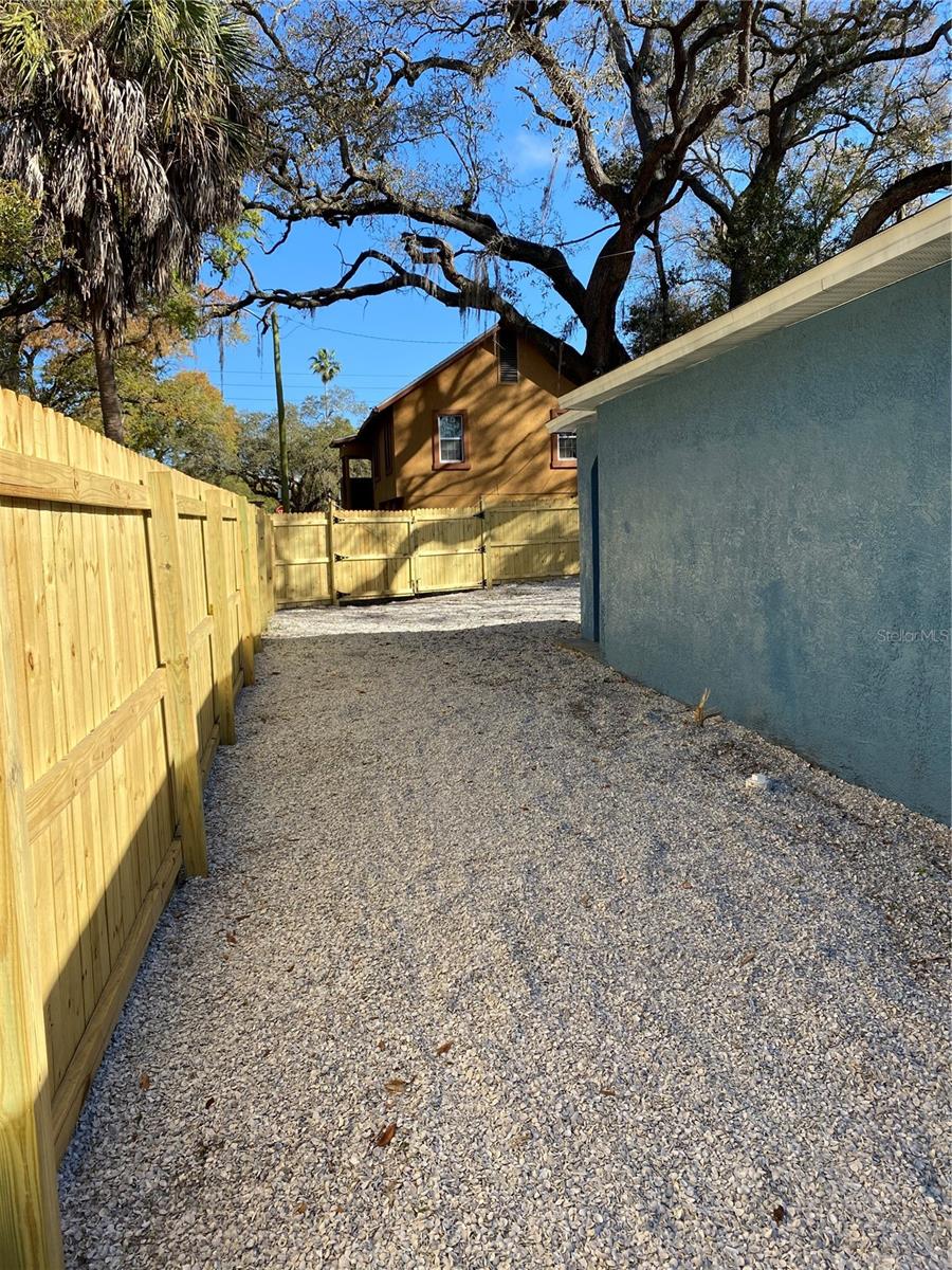 Image 18 of 20 For 1333 Melrose Avenue S