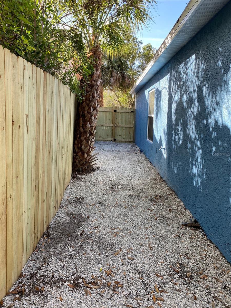 Image 19 of 20 For 1333 Melrose Avenue S