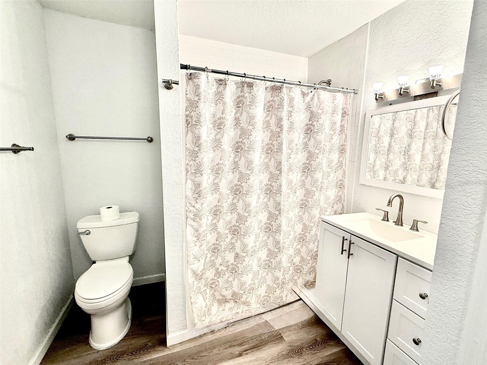 Image 7 of 20 For 1333 Melrose Avenue S