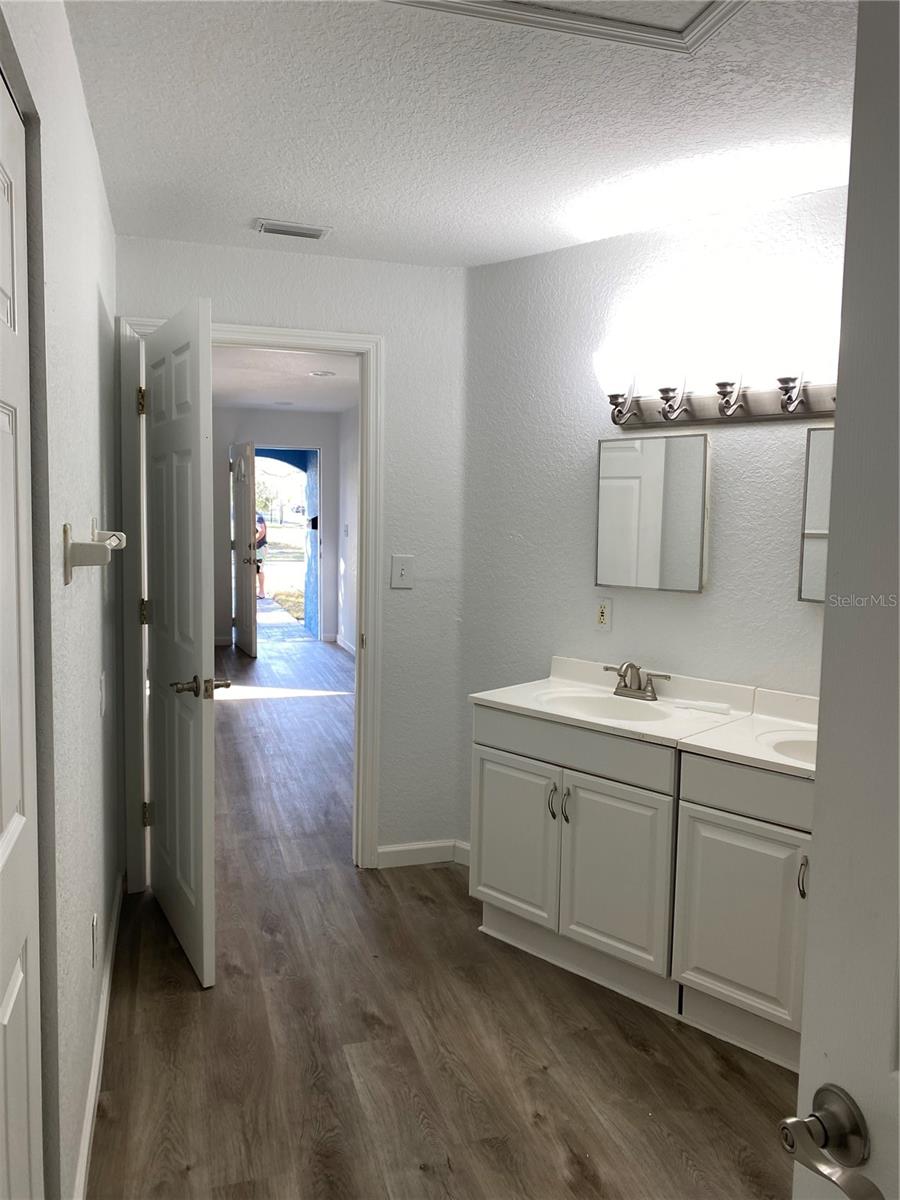 Image 8 of 20 For 1333 Melrose Avenue S