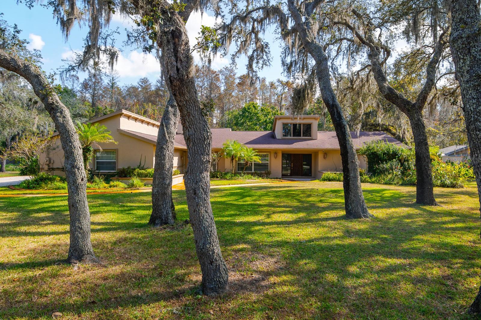 Image 2 of 53 For 10206 Lakeview Drive