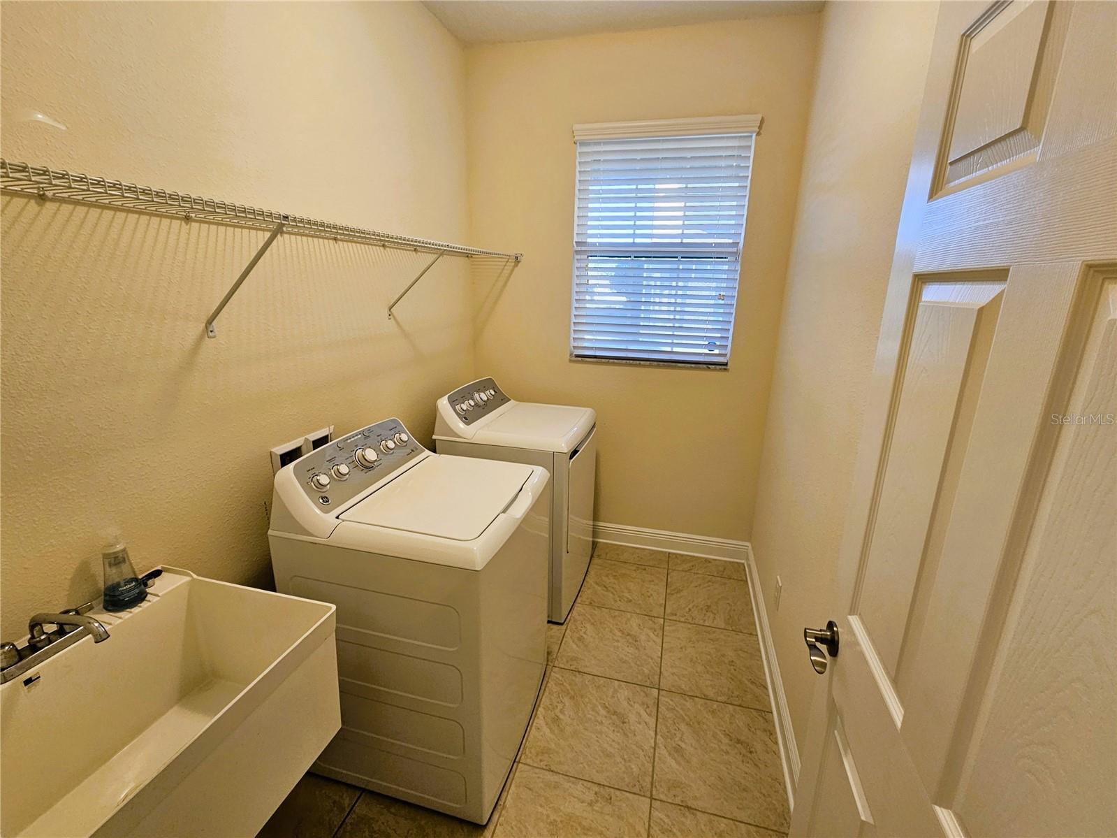 Image 14 of 44 For 11541 Crowned Sparrow Lane