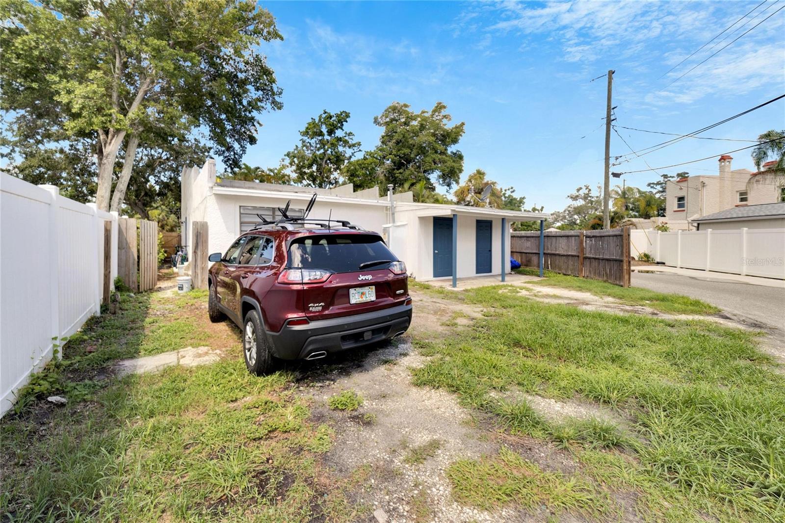 Image 11 of 35 For 3651 Haines Road N