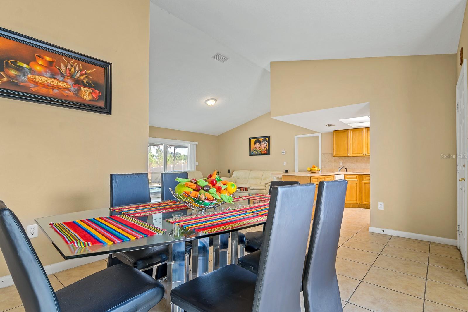 Image 7 of 46 For 9043 Tournament Drive