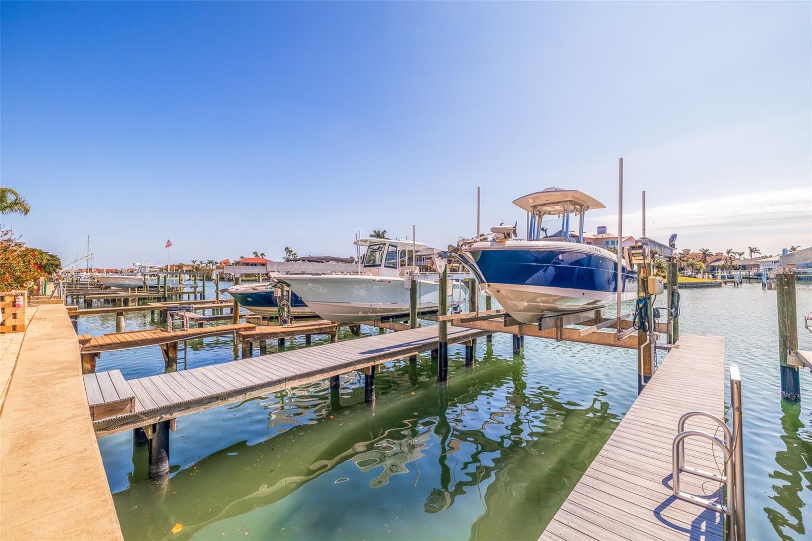 Image 2 of 50 For 487 Pinellas Bayway S 6