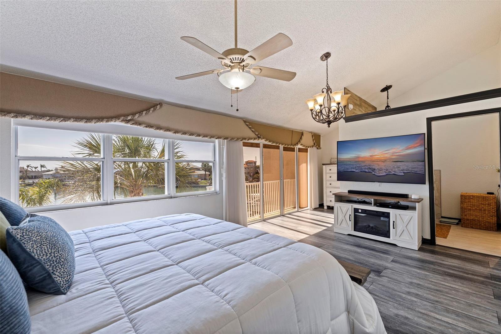 Image 24 of 50 For 487 Pinellas Bayway S 6