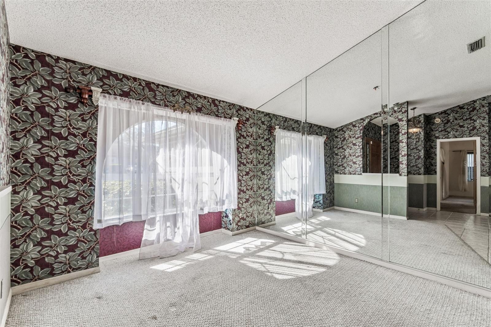 Image 18 of 70 For 2624 Bridle Drive