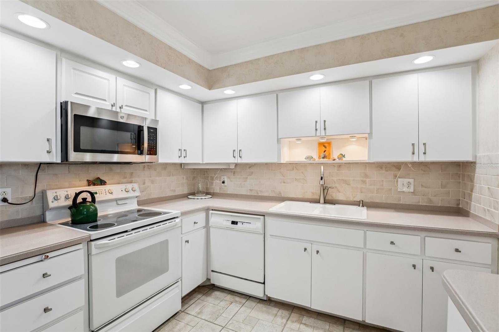 Image 10 of 26 For 5108 Brittany Drive S 805