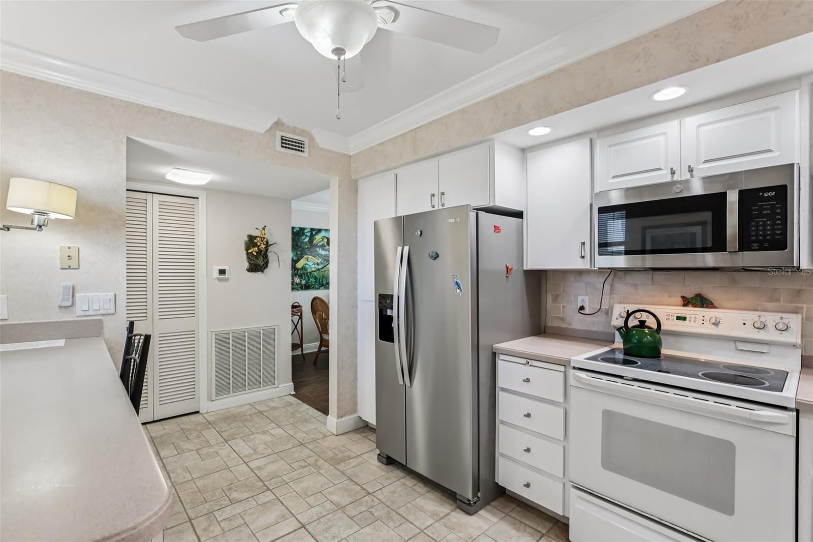 Image 11 of 26 For 5108 Brittany Drive S 805