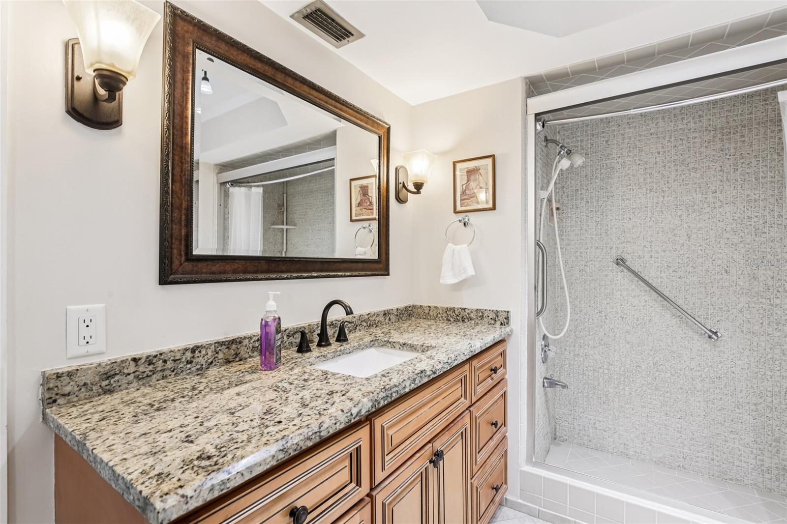 Image 15 of 26 For 5108 Brittany Drive S 805