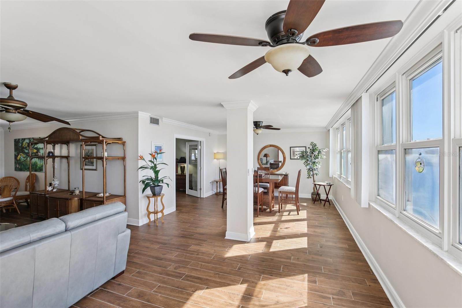 Image 5 of 26 For 5108 Brittany Drive S 805