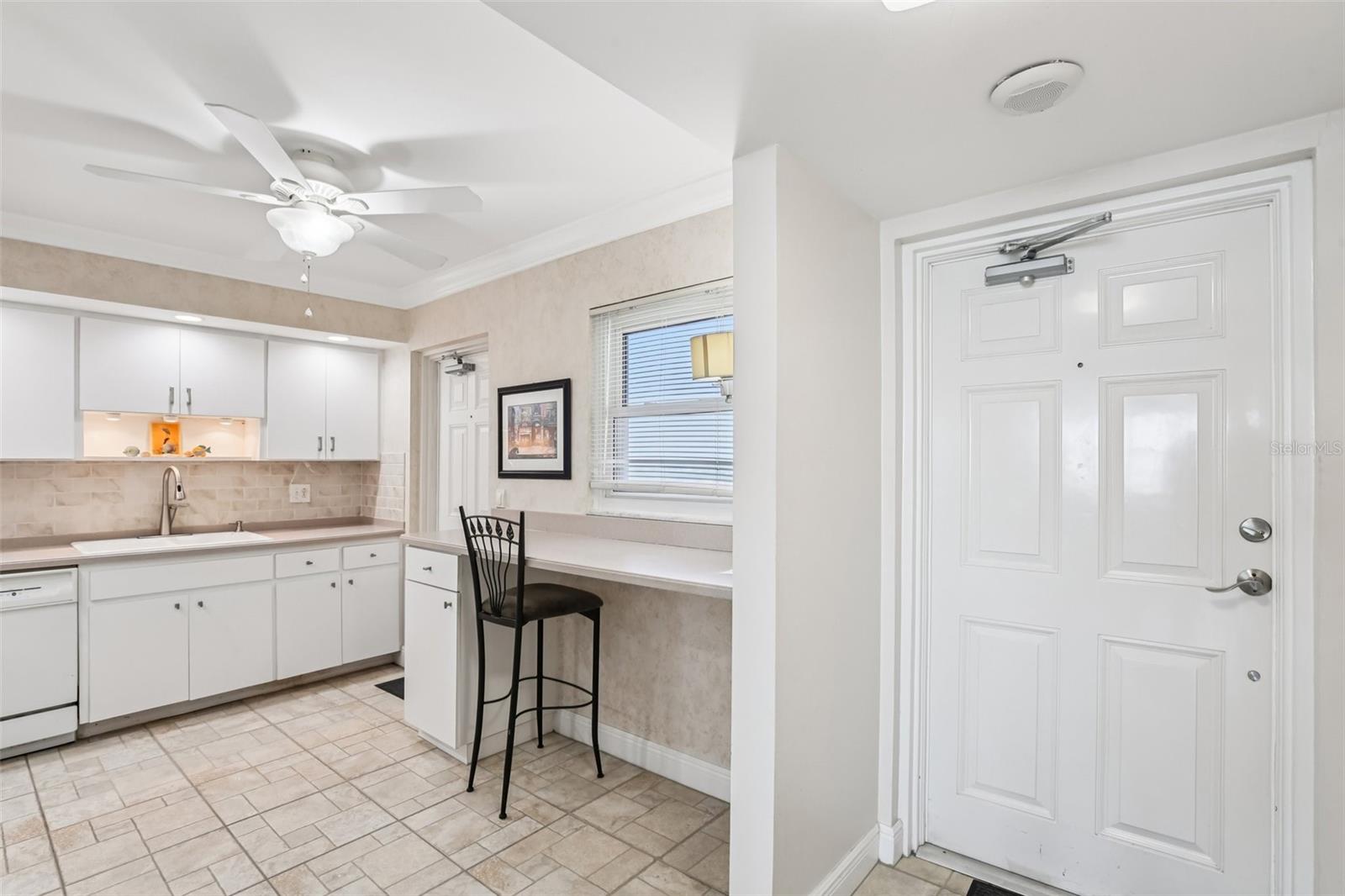 Image 9 of 26 For 5108 Brittany Drive S 805