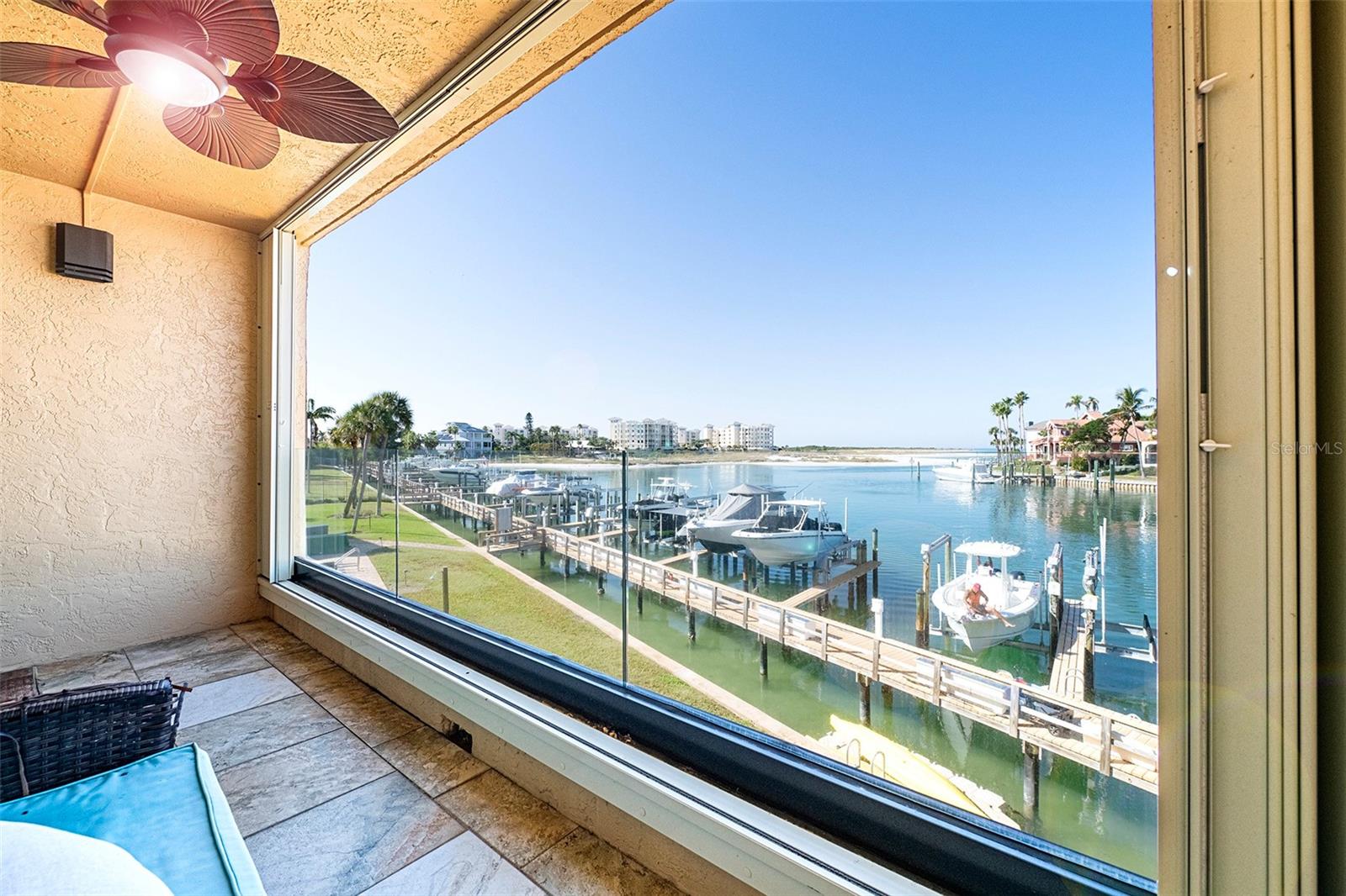 Image 14 of 33 For 1060 Pinellas Bayway S 106