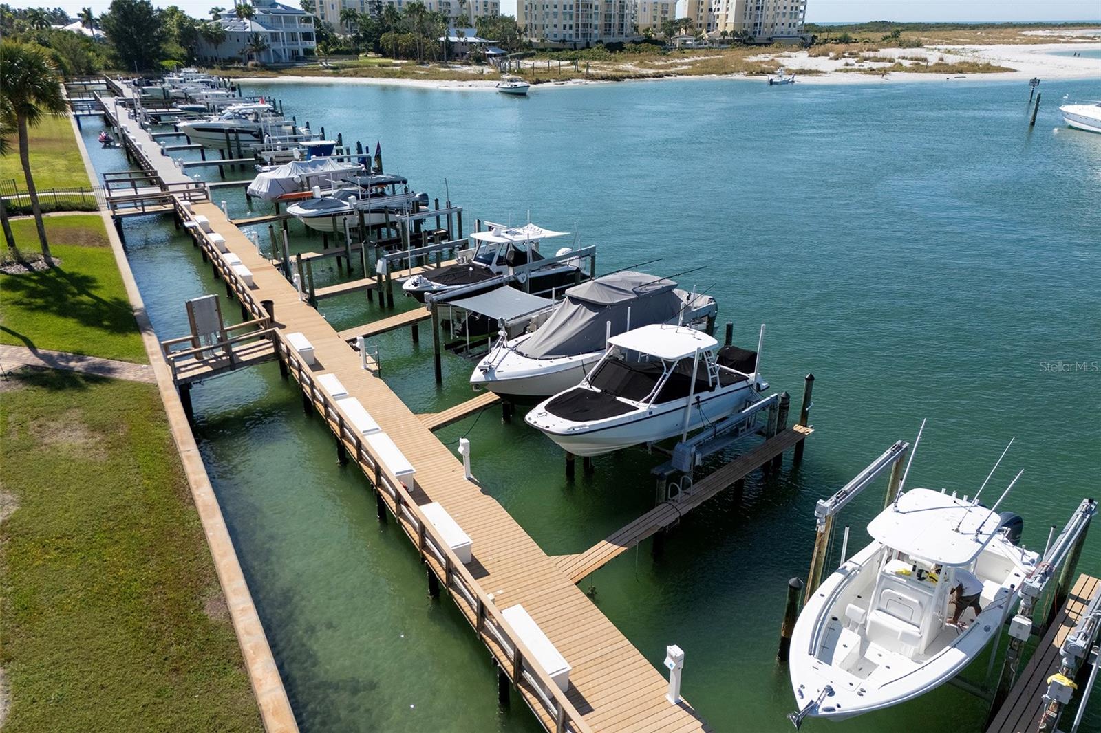 Image 26 of 33 For 1060 Pinellas Bayway S 106