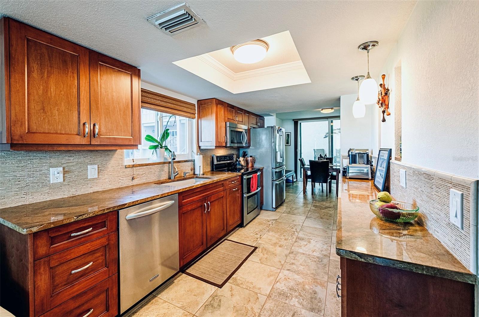 Image 5 of 33 For 1060 Pinellas Bayway S 106