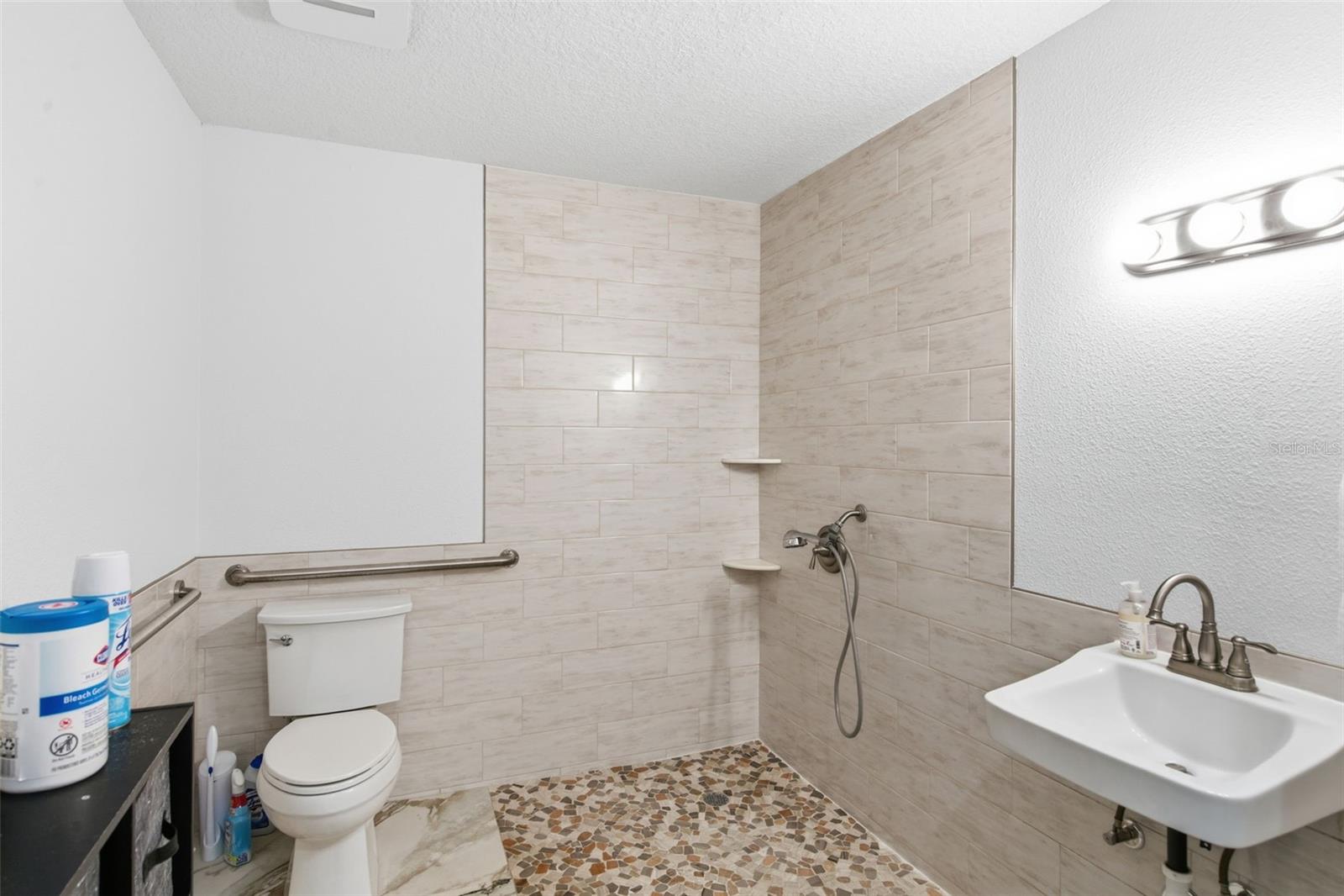 Image 12 of 39 For 4024 43rd Avenue N