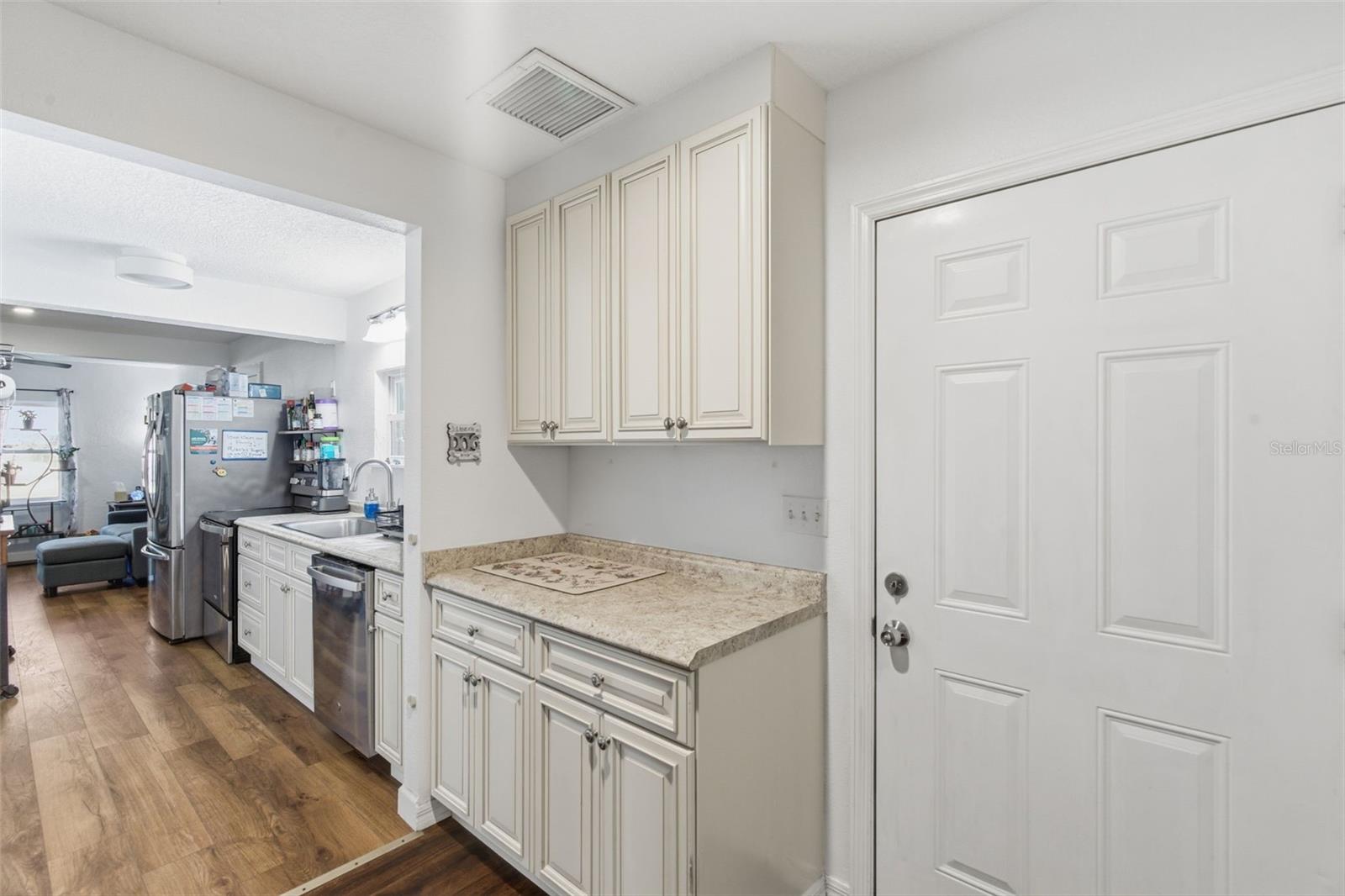 Image 15 of 39 For 4024 43rd Avenue N