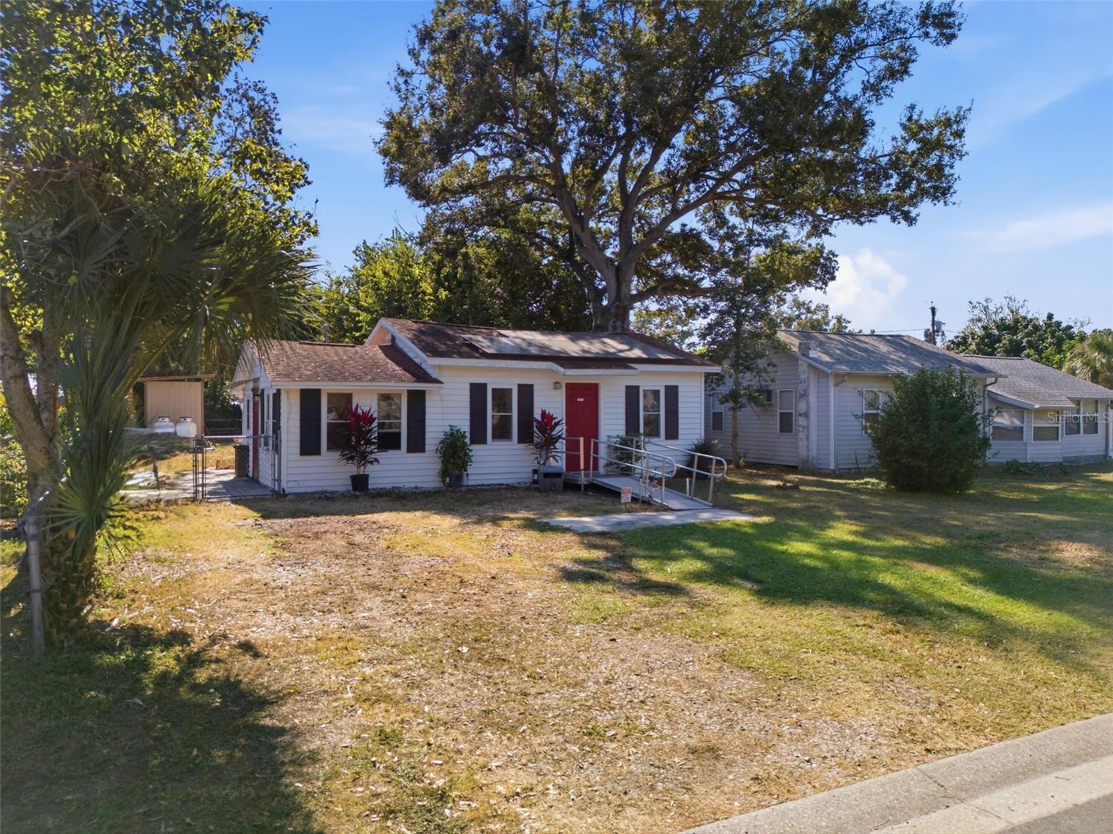 Image 2 of 39 For 4024 43rd Avenue N