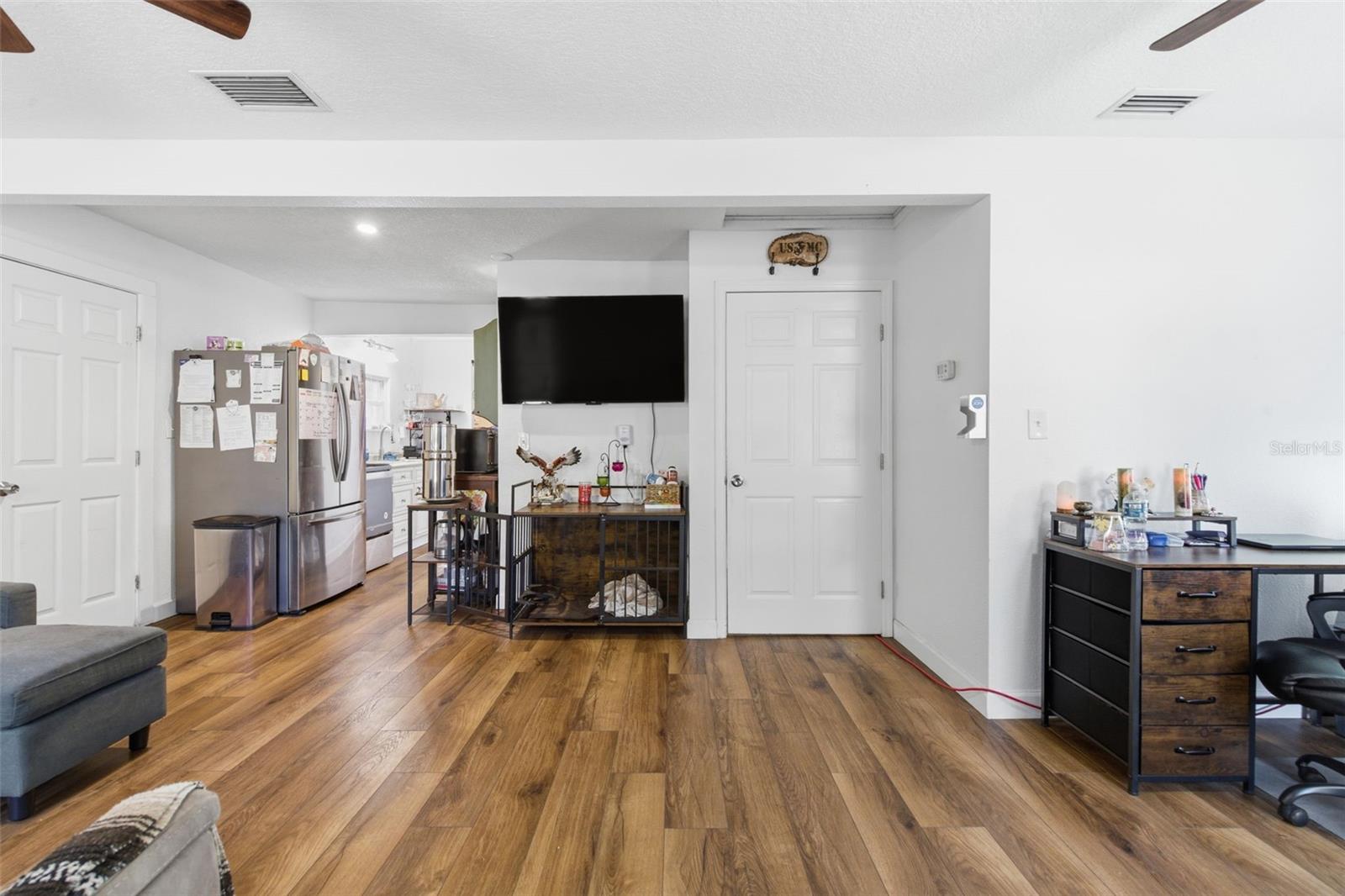 Image 7 of 39 For 4024 43rd Avenue N