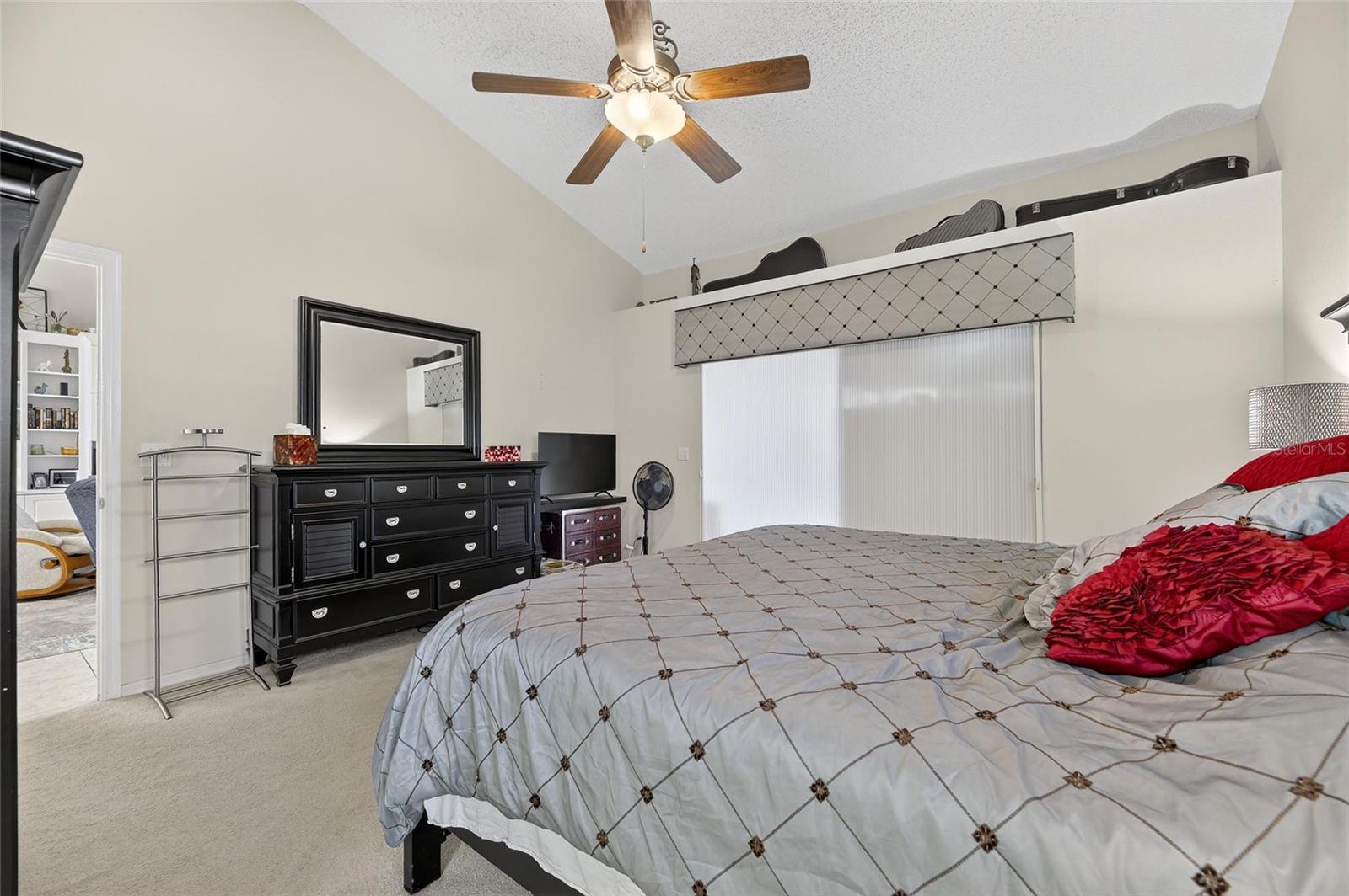 Listing photo id 11 for 2307 Platinum Drive