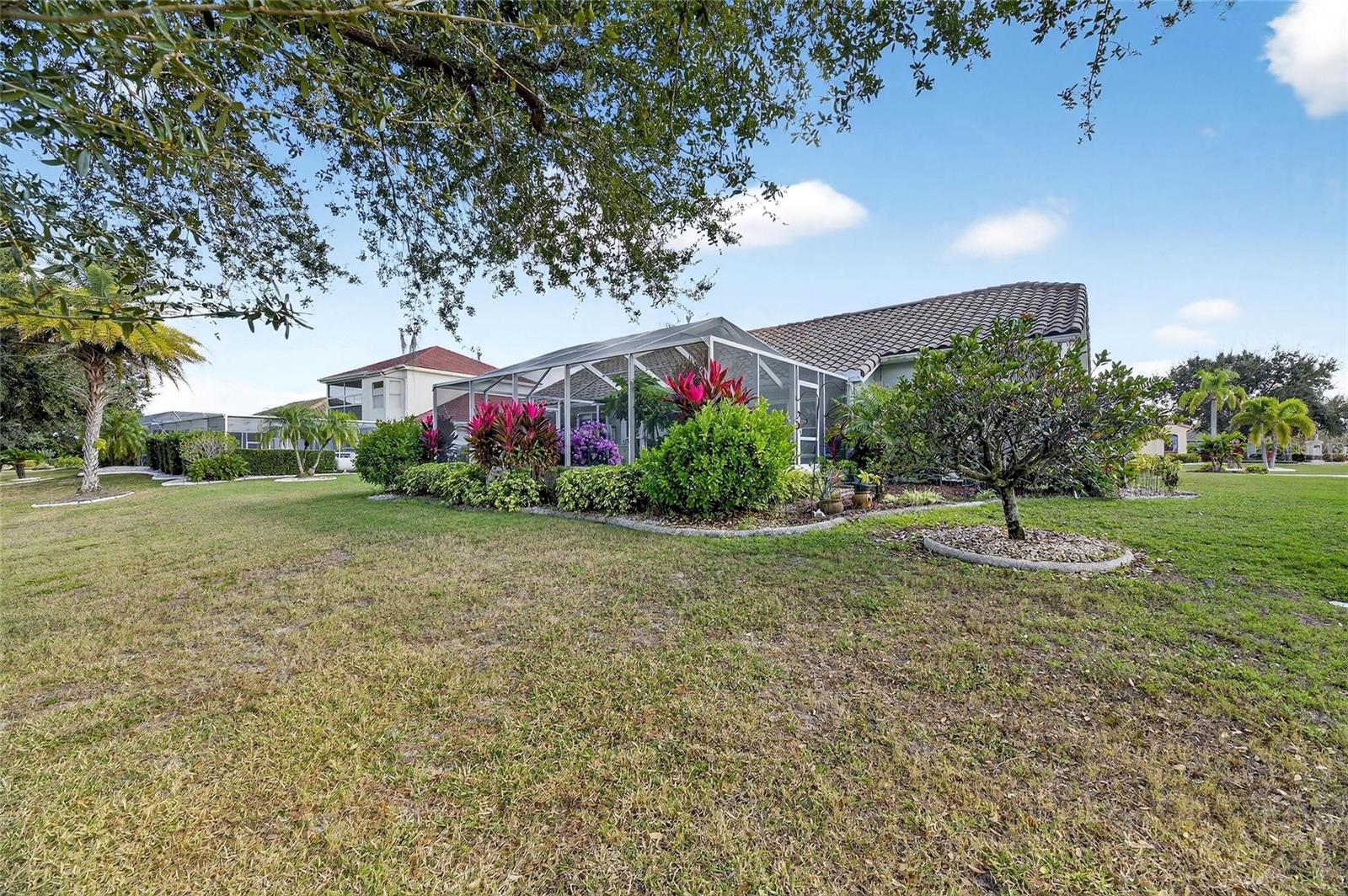 Listing photo id 35 for 2307 Platinum Drive