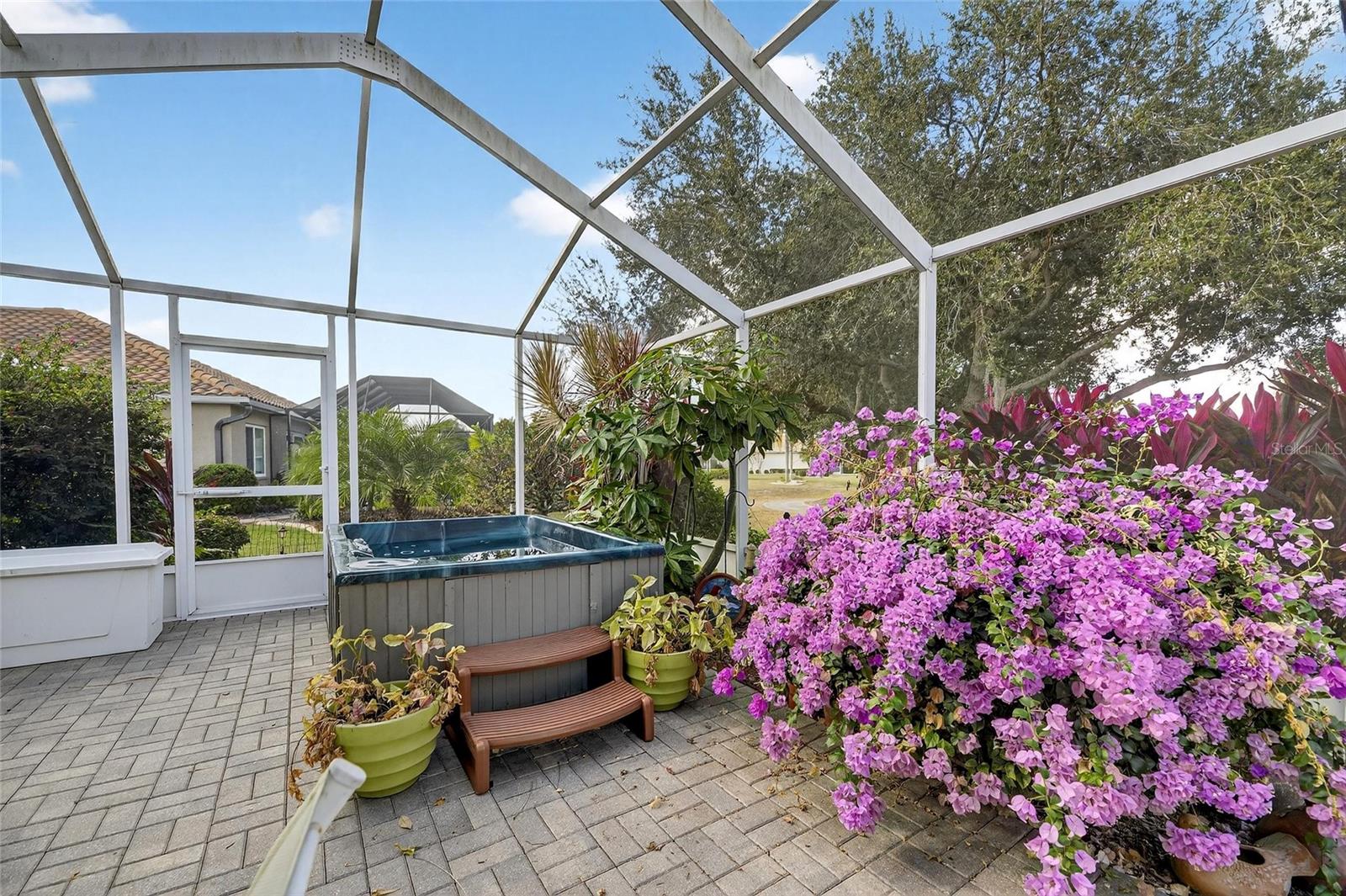 Listing photo id 38 for 2307 Platinum Drive