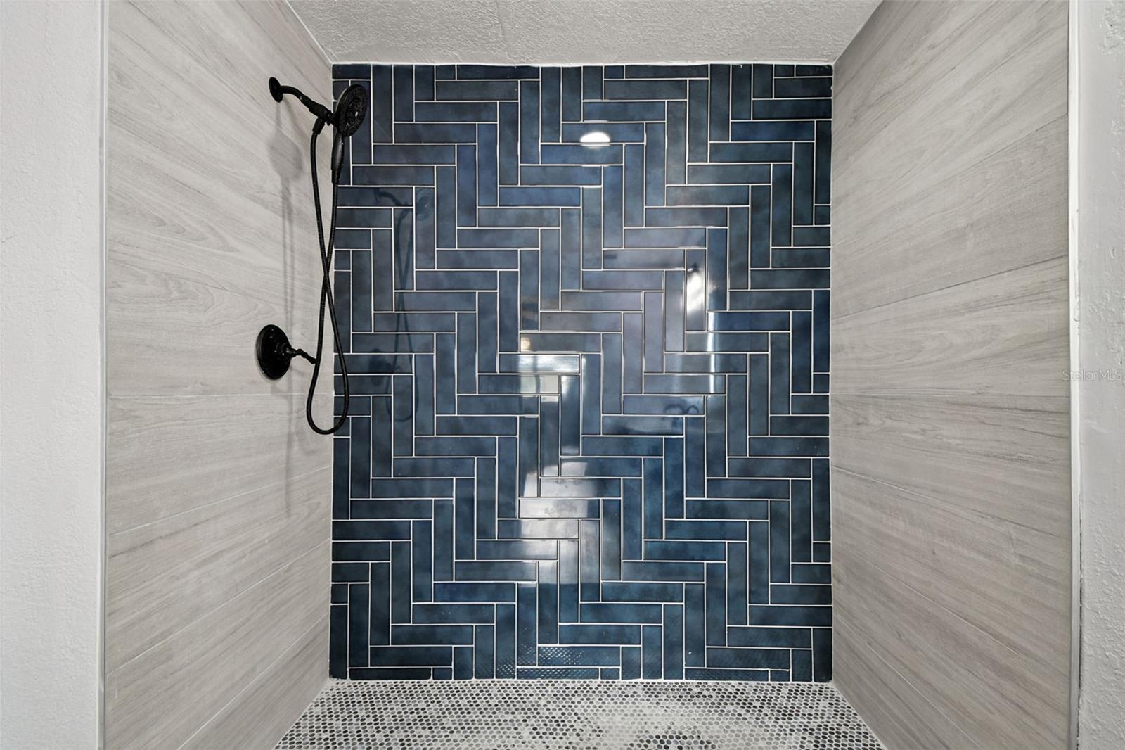 Image 19 of 48 For 369 Westwinds Drive