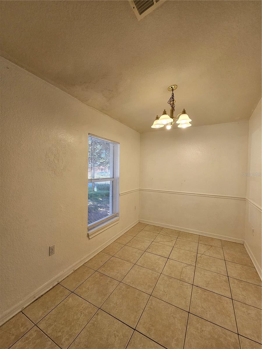 Image 7 of 20 For 2746 Smithtown Drive