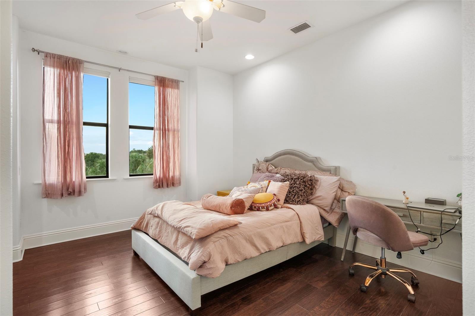 Image 35 of 83 For 10603 Low Oak Terrace