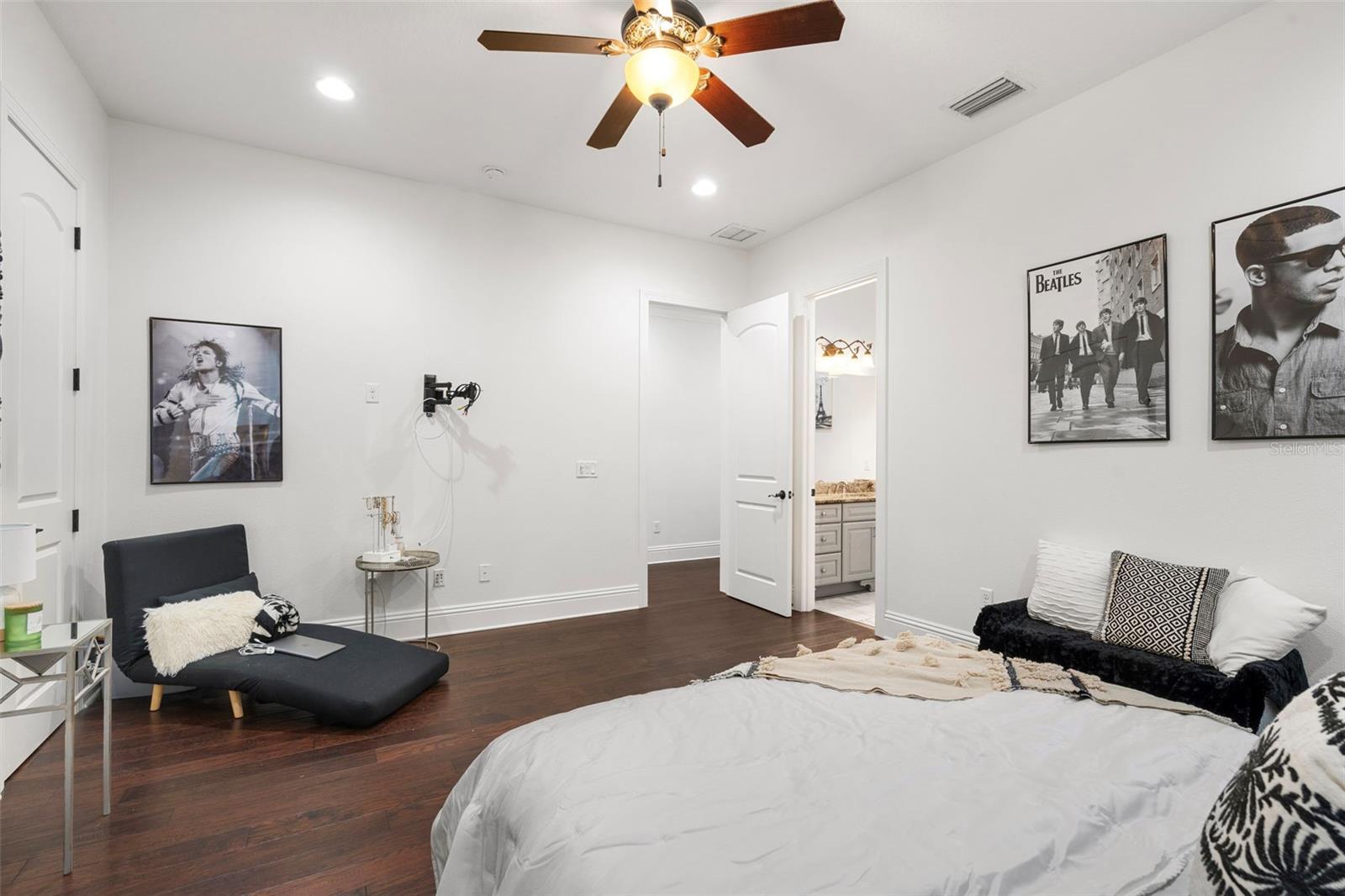 Image 39 of 83 For 10603 Low Oak Terrace