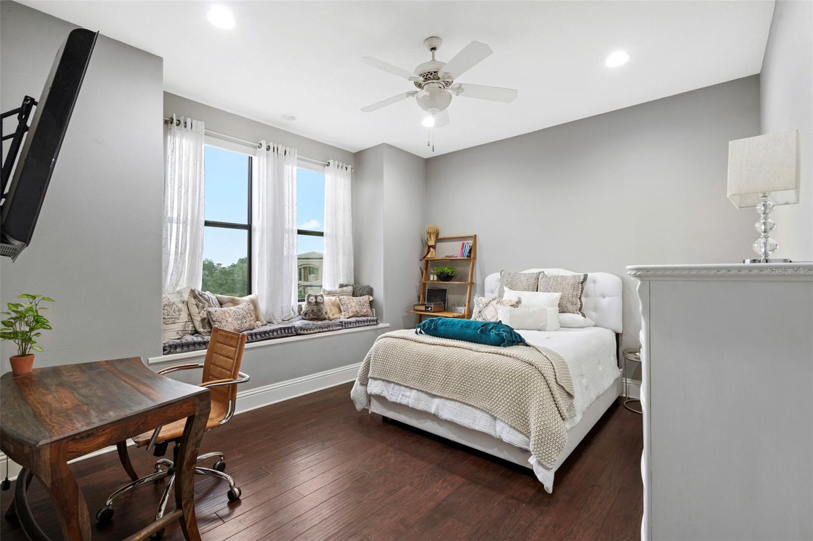 Image 48 of 83 For 10603 Low Oak Terrace