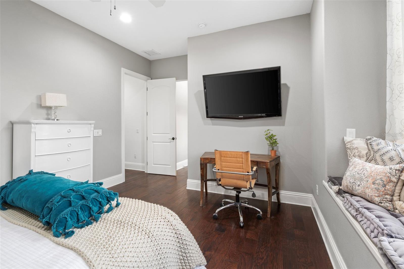 Image 49 of 83 For 10603 Low Oak Terrace