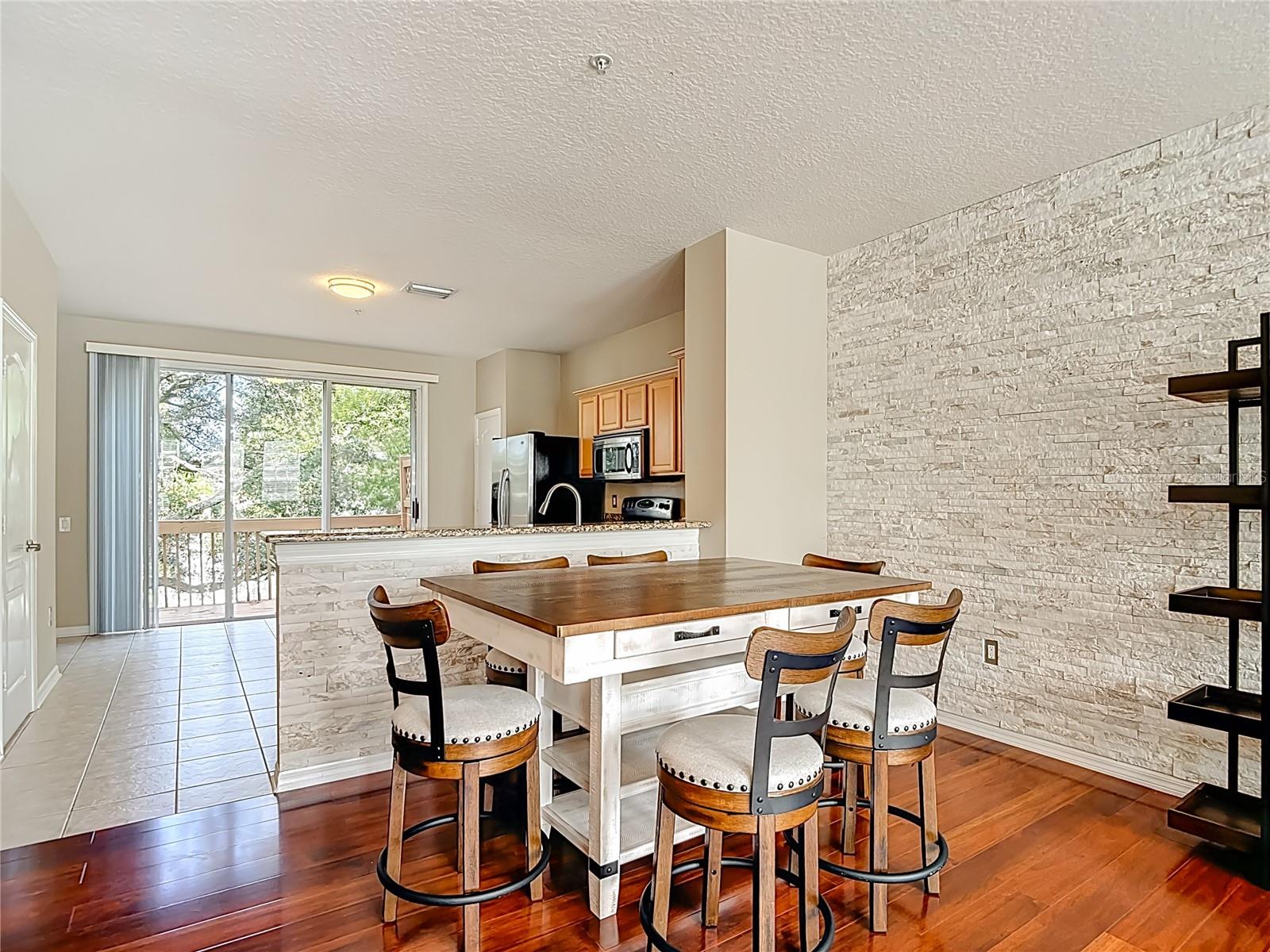 Image 7 of 19 For 3133 Bayshore Oaks Drive