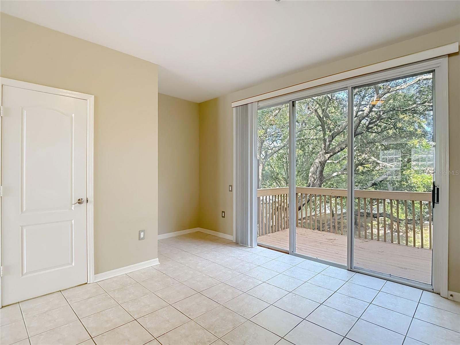 Image 8 of 19 For 3133 Bayshore Oaks Drive