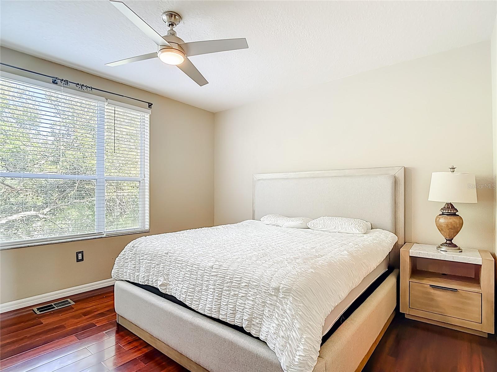 Image 9 of 19 For 3133 Bayshore Oaks Drive