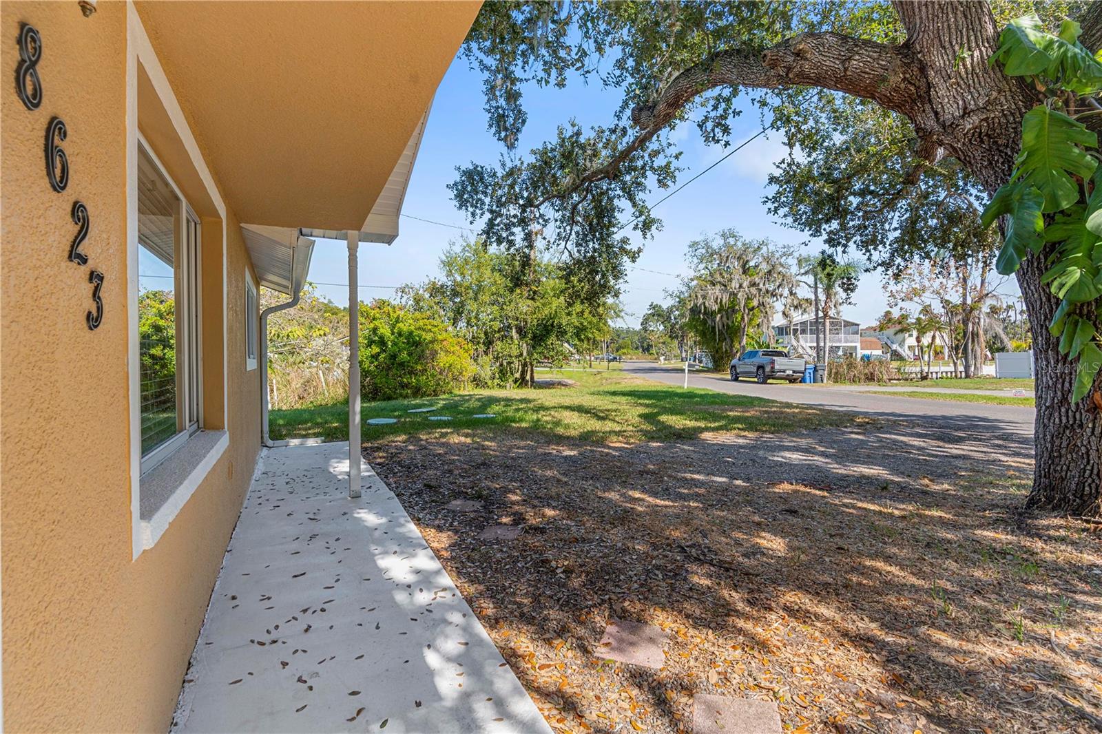 Image 3 of 32 For 8623 Parkway Circle