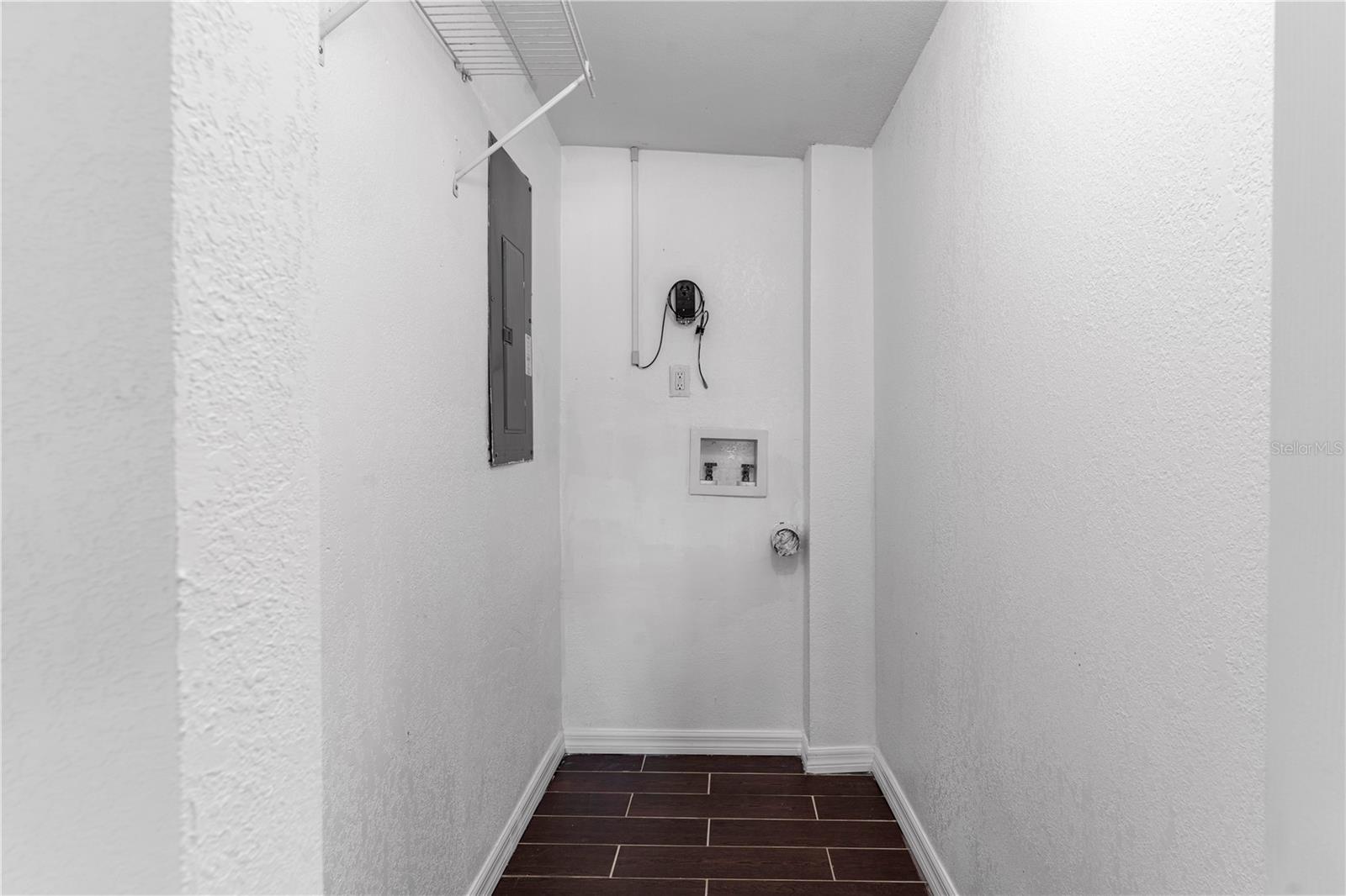 Image 31 of 32 For 8623 Parkway Circle