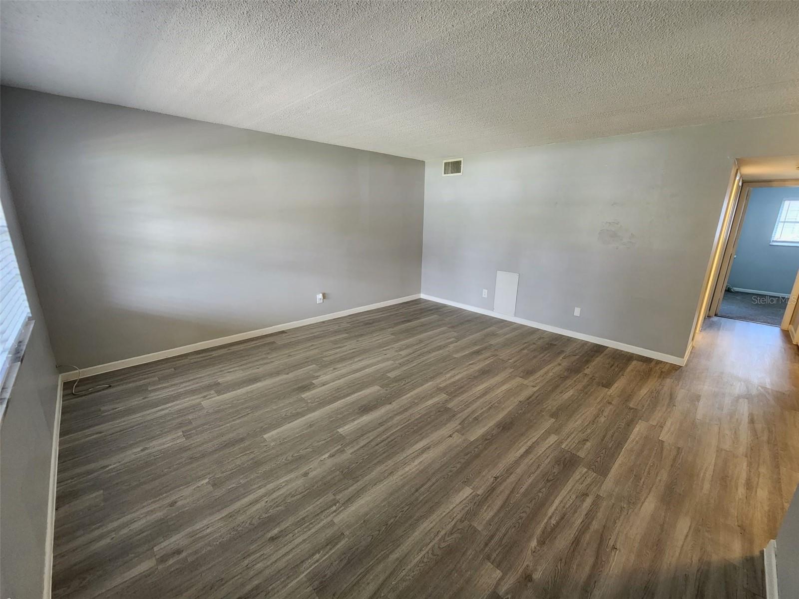 Image 6 of 15 For 2501 Renatta Drive 2