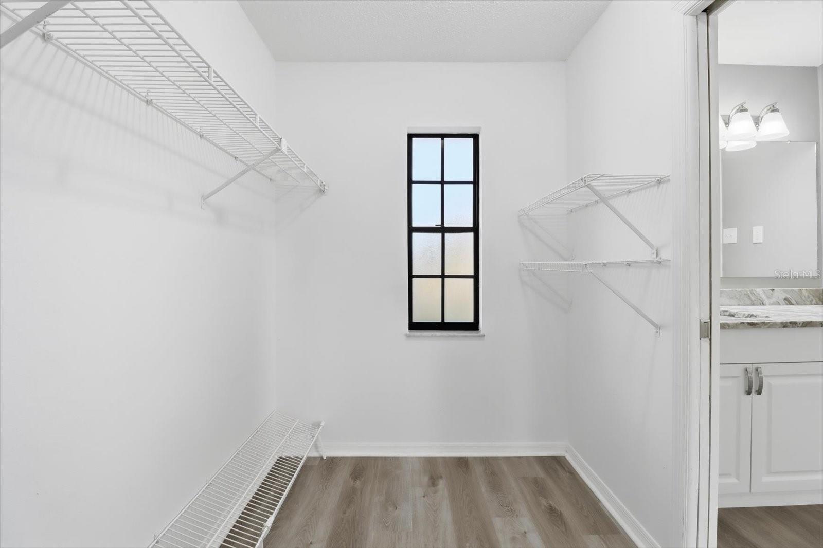 Image 14 of 37 For 10256 Pike Drive