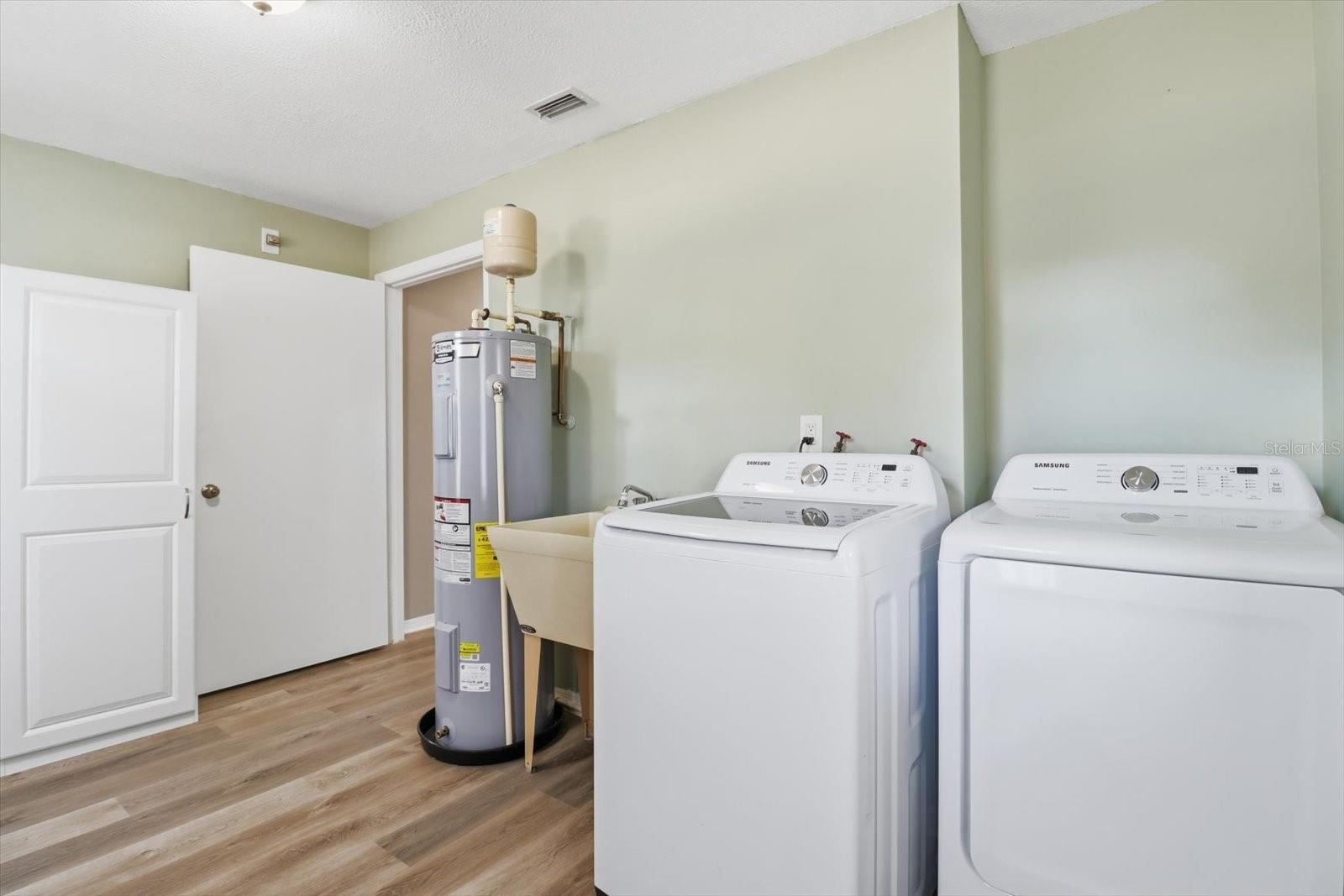 Image 27 of 37 For 10256 Pike Drive