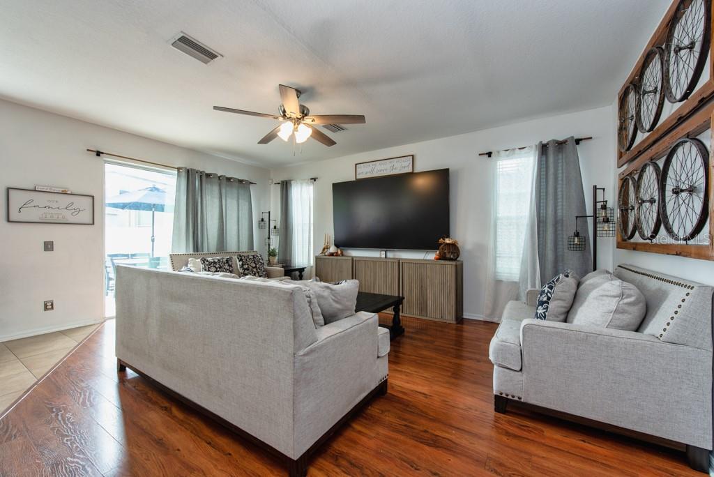 Image 5 of 44 For 2525 Cross More Street